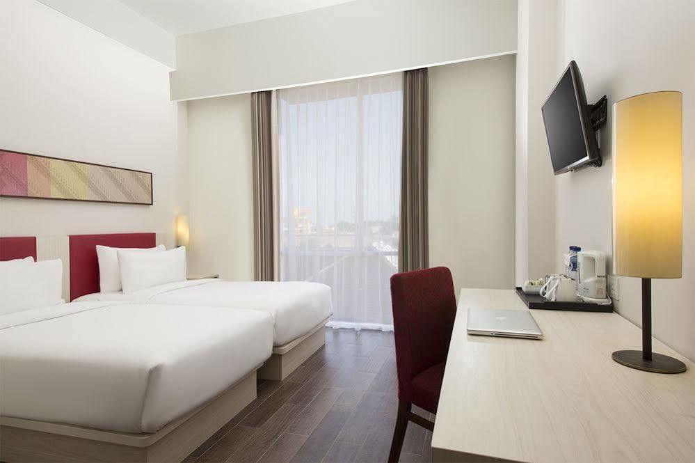 Hotel Santika Pekalongan Zewnętrze zdjęcie